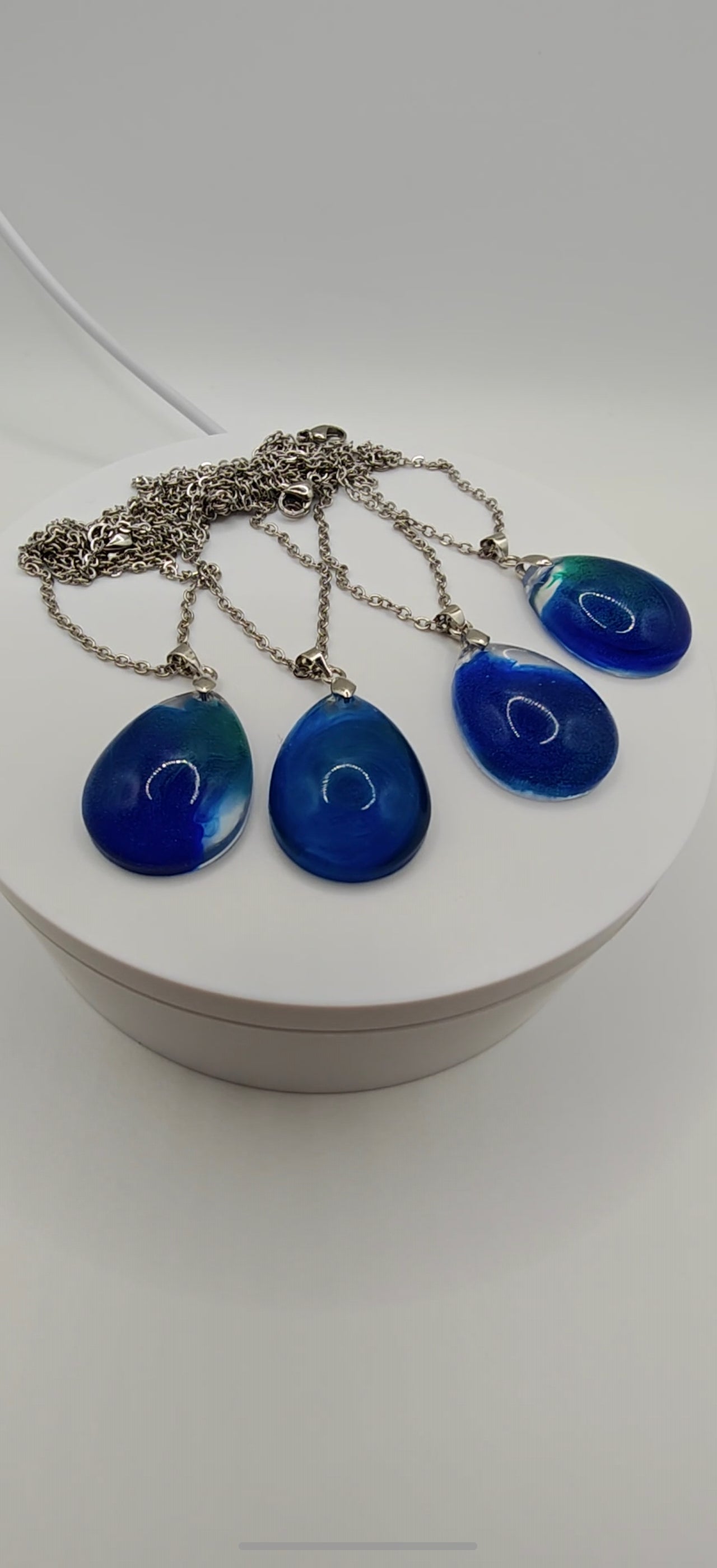 Necklaces & Pendants