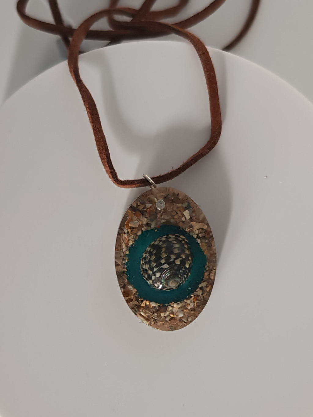 Handmade Resin Seashell Pendant Necklace: Coastal Ocean Jewelry